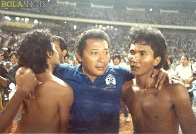 Ribut Waidi (kanan) sukses menjebol gawang Malaysia saat Sea Games 1987