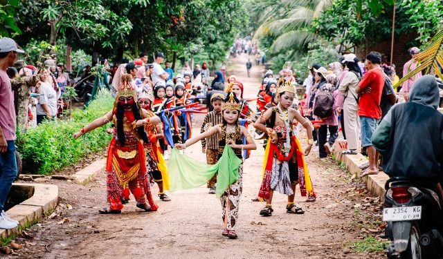 Karnaval Haul Syeh Jangkung Mbah Sugiah Desa Ngetuk, Nguri-Nguri Budaya Jawi Gunungwungkal