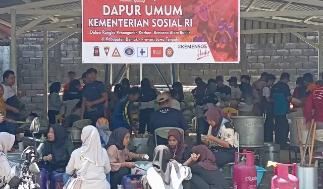Banjir Demak Meluas, BPBD Jateng Terus Lakukan Evakuasi