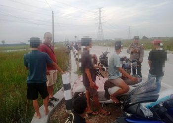 Razia Knalpot Brong dan Balap Liar, Polsek Sukolilo Amankan 6 Sepeda Motor