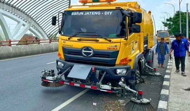 BBPJN Jateng-DIY Lakukan Pembersihan Ruas Jalan Pasca Banjir Demak