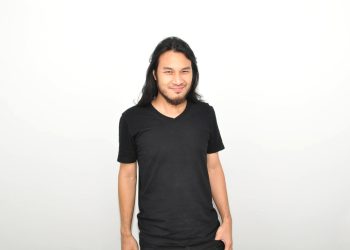 7 Gaya Rambut Panjang Pria Tetap Maco dan Maskulin