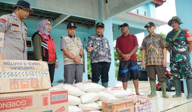 Pj Bupati Tinjau Lokasi Wilayah Terdampak Banjir Sunggingwarno Gabus
