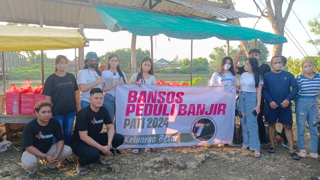 Peduli Banjir Pati, Cafe Seven Up New Merdeka Salurkan Bantuan