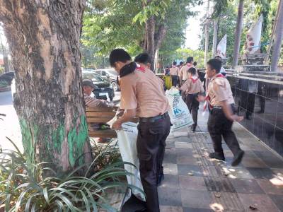 Sambangi Markas Kodim Pati, Rombongan Siswa SMPN 05 Pati Kampanyekan Hemat Air