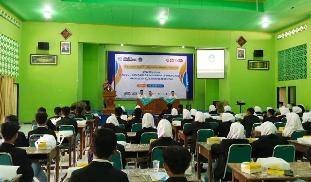 Balai Bahasa Provinsi Jawa Tengah Gelar Parade Wajah Bahasa Ruang Publik di MAN Kendal