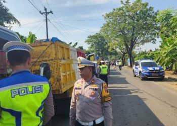 Puluhan Dump Truk di Jalan Raya Dukuhseti-Puncel Dirazia Polisi