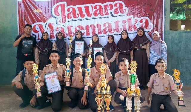 6 Siswa MTsN 1 Pati Raih Kejuaraan di Lomba Matematika Tingkat Kabupaten