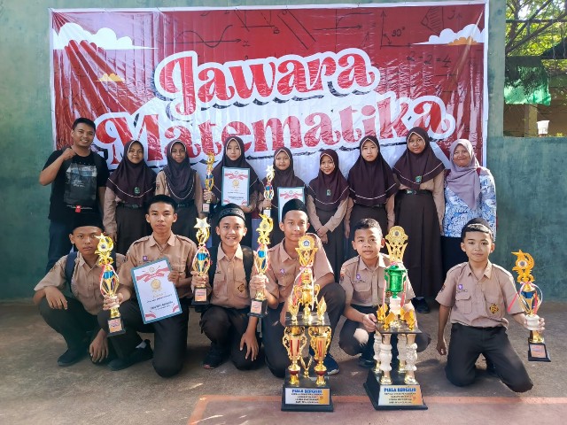 6 Siswa MTsN 1 Pati Raih Kejuaraan di Lomba Matematika Tingkat Kabupaten