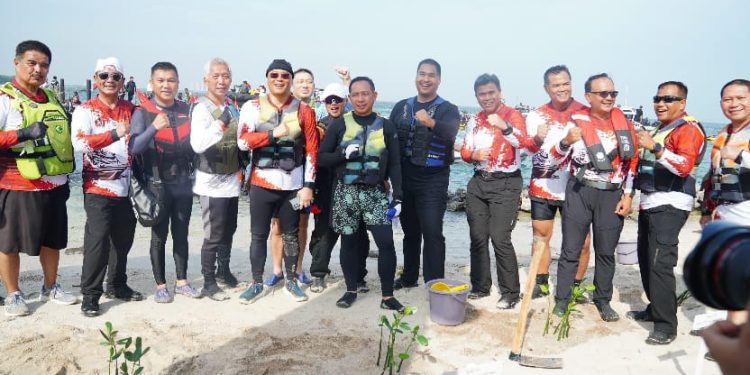 Panglima TNI Buka Kejuaraan Jetski, Cetak Rekor MURI