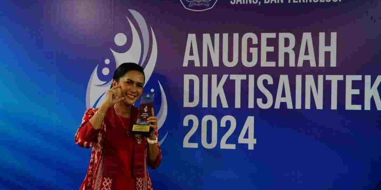 Gold Winner dari Mendiktisaintek!! UKSW Raih Anugerah Diktisaintek 2024 Bidang Kerja Sama