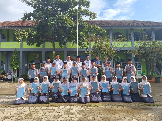 MTsN 1 Pati Tingkatkan Semangat Belajar Siswa dengan Reward dan Hadirkan Volunteer