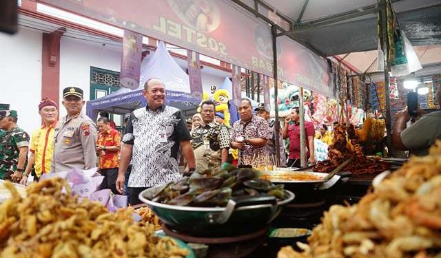 Ratusan UMKM Ikut Meriahkan Pati Imlek Festival 2025
