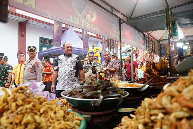 Ratusan UMKM Ikut Meriahkan Pati Imlek Festival 2025