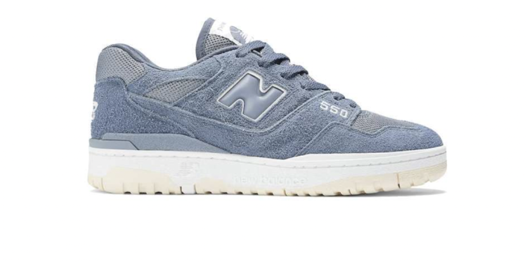 Review New Balance 550 : Sneaker Dengan Desain Retro Yang Serba Guna
