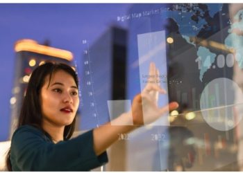 Bagaimana perbedaan waktu dengan PST mempengaruhi kehidupan di Indonesia