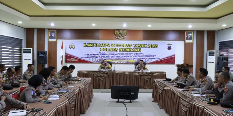 Kesiapan Hadapi Pengaman Arus Mudik Hari Raya Idul Fitri, Polres Rembang Gelar Larpra Ops Ketupat Candi 2025