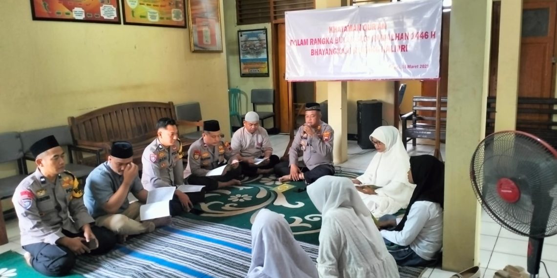 Di Hari Ke-16 Bulan Ramadhan Polsek Kaliori Polres Rembang Gelar Khataman Al-Quran Bersama Bhayangkari