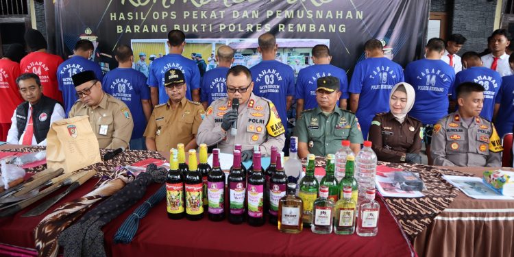 Polres Rembang, Menggelar Konferensi Pers Hasil Ops Pekat Candi 2025