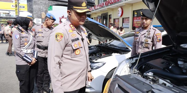 Pastikan Kesiapan Pengamanan Idul Fitri 1446 H, Kapolres Rembang Cek Langsung Peforma Ranmor R2 & R4 Milik Polres Rembang