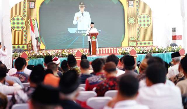 HUT Pesantren Raudlatul Ulum Guyangan, Bupati Singgung Peran Strategis Pesantren Sebagai Pilar Pendidikan Nasional