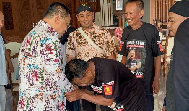 Penuhi Nadzar, Suparjan Warga Srikaton Jalan Kaki Tanpa Alas dari Kayen ke Pendopo Pati
