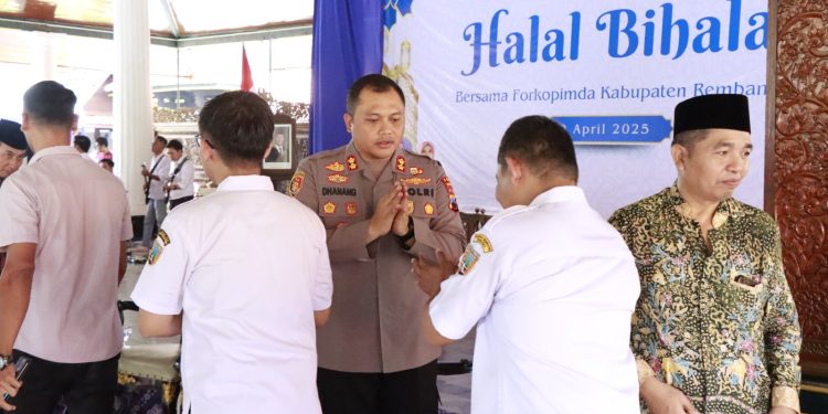 Kapolres Rembang Hadiri Giat Halal Bihalal Hari Raya Idul Fitri 1446 H Bersama Forkopimda