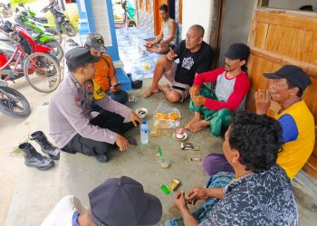 Sambang Tatap Muka Bhabinkamtibmas Polsek Sarang Ciptakan Kamtibmas Kondusif Di Desa Binaan