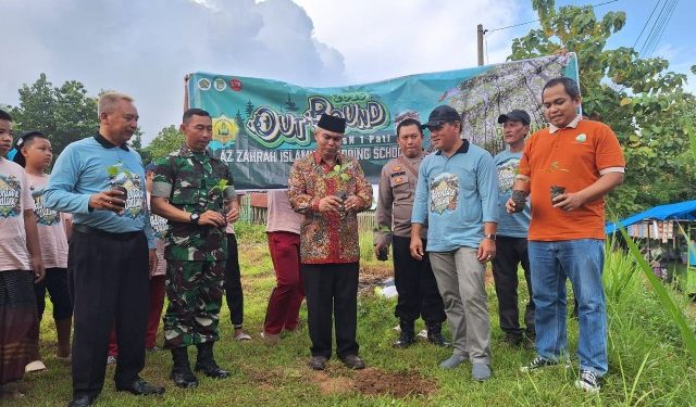 Tumbuhkan Jiwa Pemimpin dan Kepedulian Sosial, Santri Az Zahrah IBS MTsN 1 Pati Antusias Ikuti Outbound Edukatif di Rembang