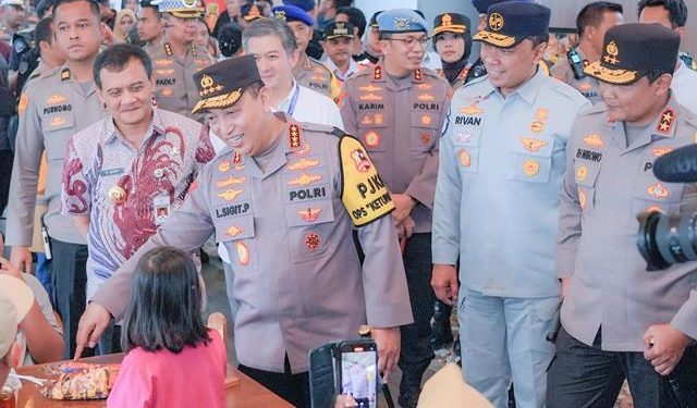 Pastikan Arus Balik Aman, Kapolri dan Dirut Jasa Raharja Tinjau Rest Area KM 456A dan Stasiun Tawang