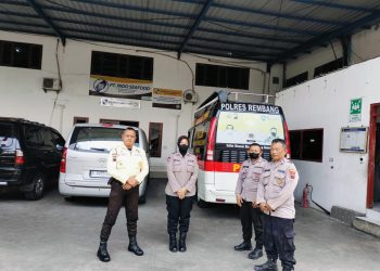 Sambangi Petugas Jaga di PT. Indo Seafood, Binluh Cegah Premanisme & Sosialisasi Cara Cepat Melapor Kepolisian