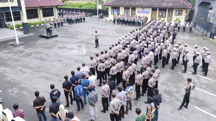 Cek Kondisi Personil, Kapolres Rembang Gelar Konsolidasi Pasca Kegiatan May Day 2025
