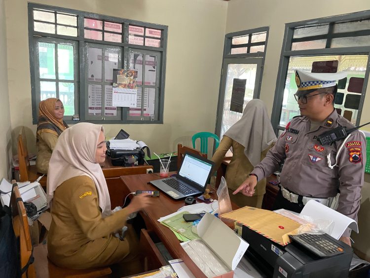 Gelar Penyuluhan & Dikmas Lantas, Satlantas Polres Rembang Gaungkan Tertib Lalu Lintas