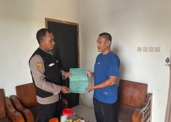 Besuk Anggota Sakit, Polres Rembang Gagas Progam “Tilik Wong Loro”