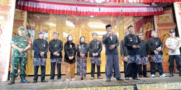Kesenian Tradisional Kethoprak Ramaikan Acara Sedekah Bumi Desa Geritan
