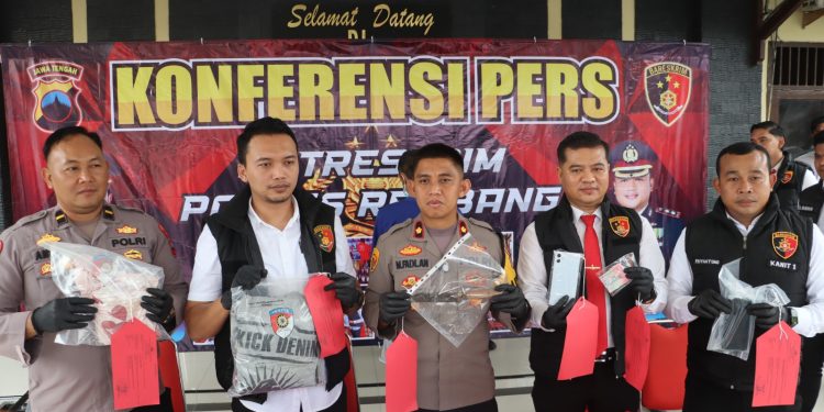 Tergolong Premanisme, EWI (20) Pemuda Asal Rembang Di Tangkap Satgas Gakkum Polres Rembang Akibat Perkosa & Memeras Korbannya