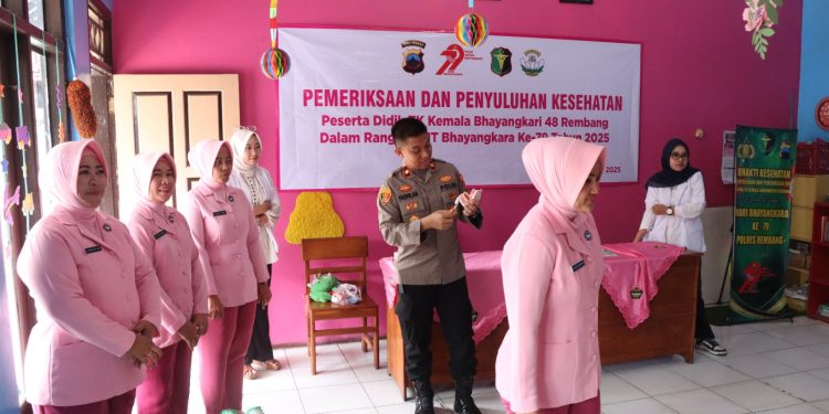 Murid KB & TK Kemala Bhayangkari 48 Rembang Ikuti Penyuluhan & Pemeriksaan Kesehatan Dalam Rangka HUT Bhayangkara ke 79