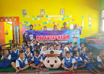 Kenalkan Tertib Lalu Lintas Sejak Dini, Satlantas Polres Rembang Gelar Polsanak di TK Tutwuri Rembang