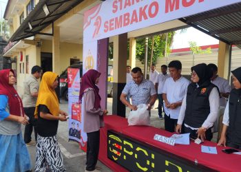 Polres Rembang Gelar Stand Bazar Sembako Murah Dalam Rangka HUT Bhayangkara 79