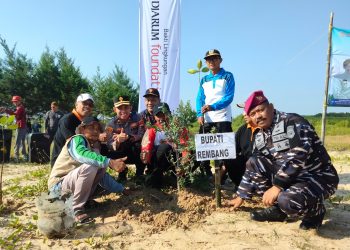 Undangan Dari Sekda Rembang, Wakapolres Rembang Hadiri Apel Dalam Rangka Bersih Pantai & Penanaman Mangrove