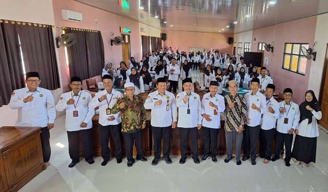 Bersama Trainer Nasional, Guru MTsN 1 Pati Dalami Kurikulum Berbasis Cinta