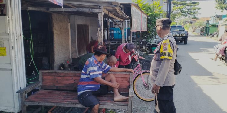 Turun Ke Lapangan Blusukan, Bhabinkamtibmas Polsek Sedan Sambang Warga Binaan