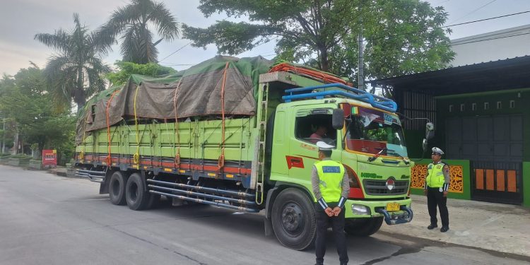 Satlantas Polres Rembang Gencar Sosialisasikan Penanganan Truk ODOL