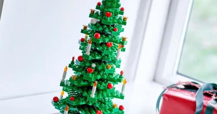 5 Tips Memilih Pohon Natal Sesuai Ukuran dan Interior Rumah