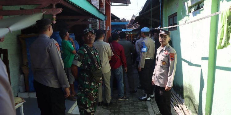 Polres Rembang Laksanakan Pengamanan Eksekusi Pengosongan Rumah di Desa Tasik Agung