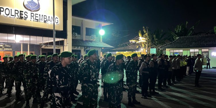 Jaga Kondusifitas Wilayah, Polres Rembang Bersama TNI Gelar Patroli Skala Besar Pasca Demonstrasi 