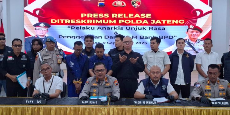 Ditangkap Polisi Usai Seminggu Bawa Kabur Uang 10 Miliar, Sopir Bank Sempat Belanjakan 300 Juta Untuk Beli Mobil dan Tanah