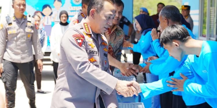 Jaga Stabilitas Pangan, GPM Polri Salurkan 6 Ton Beras SPHP di Pebelan Semarang