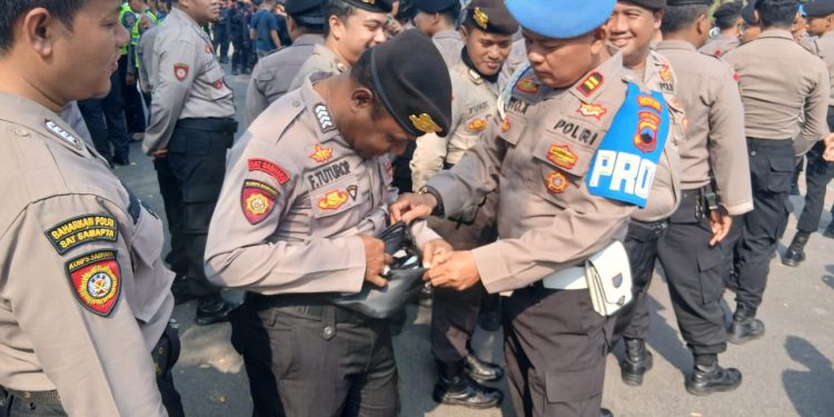 Polda Jateng dan Polrestabes Semarang Komitmen Kawal Secara Humanis Aksi Damai Peringatan Hari Tani Nasional di Gubernuran