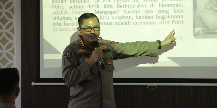 Kabidhumas Polda Jateng Tekankan Pentingnya Manajemen Media dalam Pengelolaan Informasi Publik